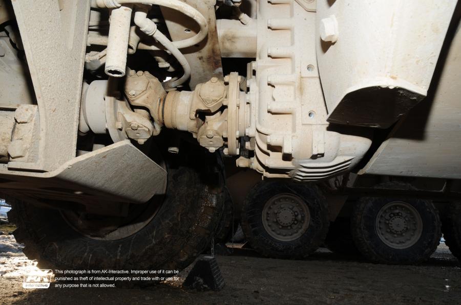 Детали экстерьера Oshkosh M-ATV 2009 года  (фото 215 из 676)